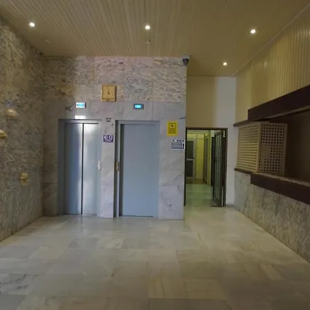 Centrico Apartamento Con Grandes Vistas Cerca De La Playa Apartament